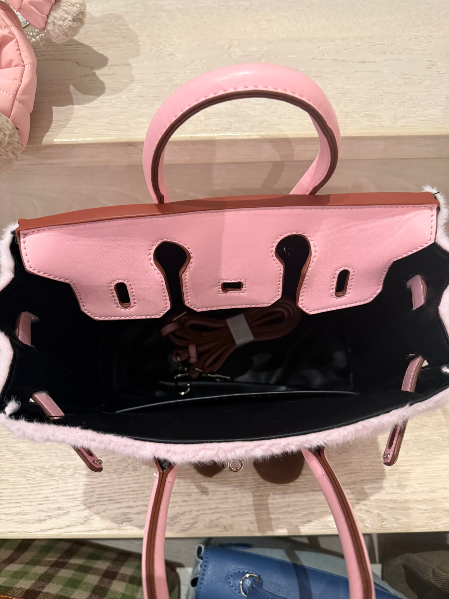 Fluffy Smiling Handbag Colour Pink